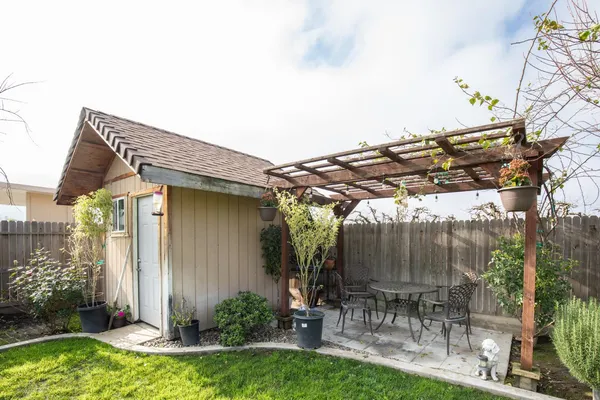 $560,000 | 1041 Ridge Creek Estates Way, Dinuba, CA 93618