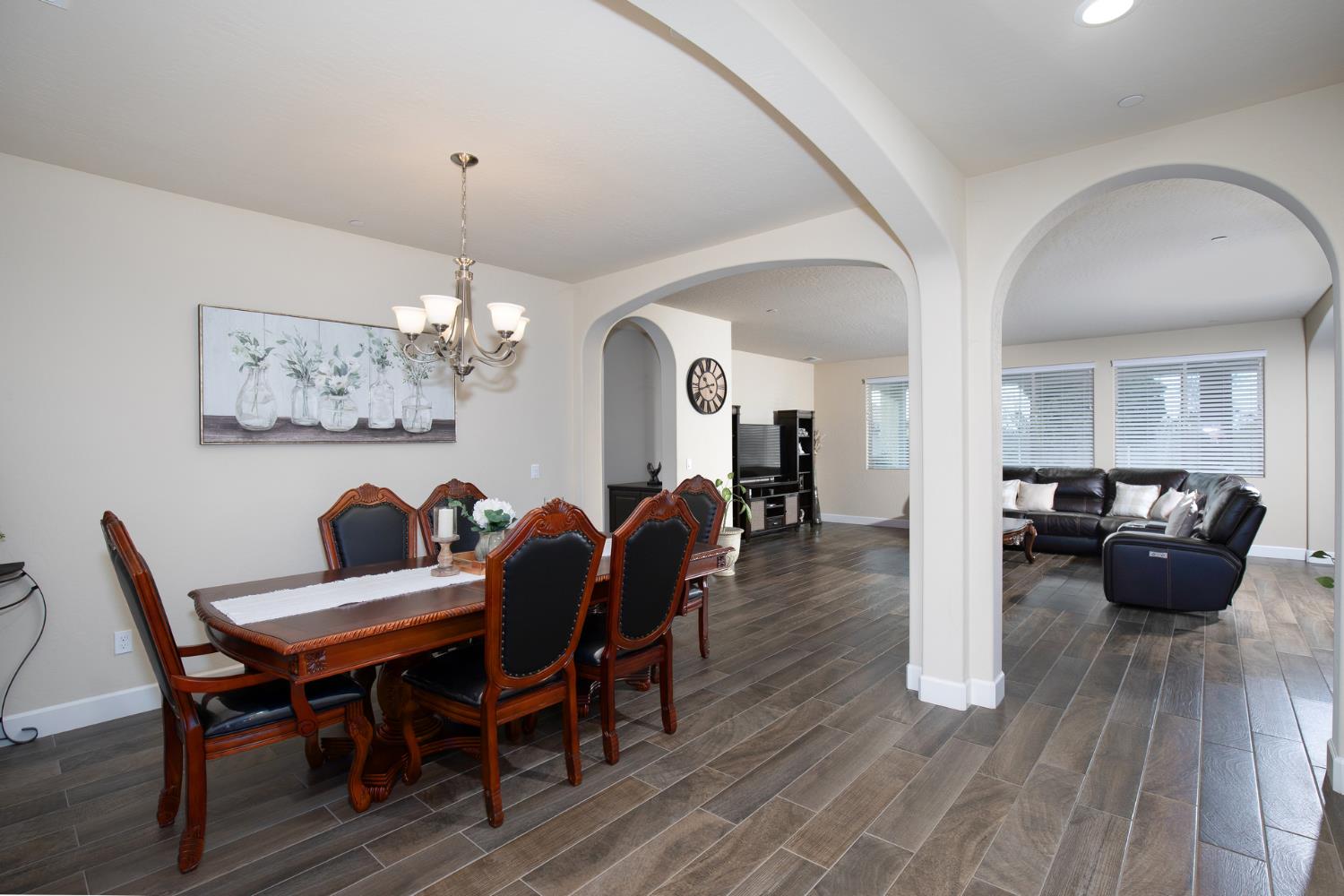 1041 Ridge Creek Estates Way Dinuba, CA 93618 - Photo 8 of 62