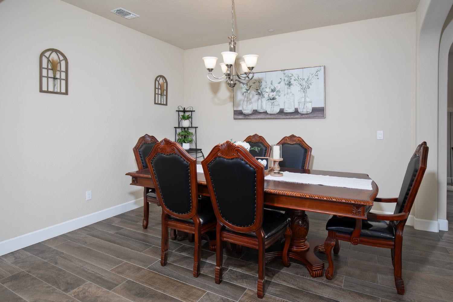 1041 Ridge Creek Estates Way Dinuba, CA 93618 - Photo 9 of 62