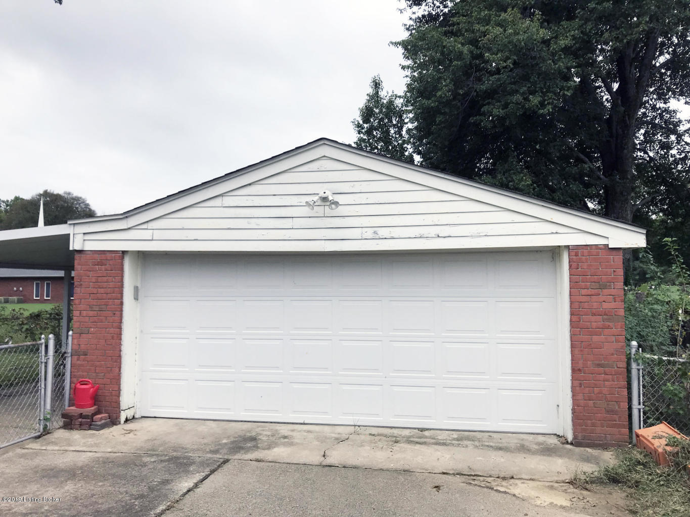 4110 Roxbury Road Louisville, KY 40218 - Photo 3 of 23 2-Car Garage