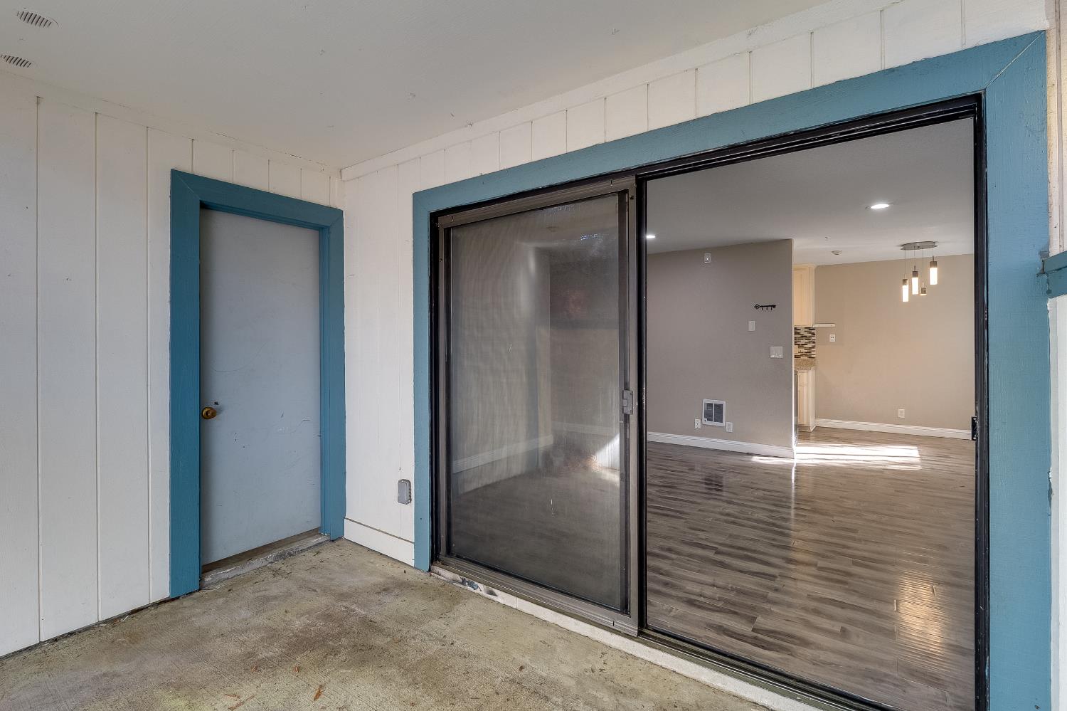 2623 Copa Del Oro Drive Union City, CA 94587 - Photo 48 of 55 an empty room with mirror in closet