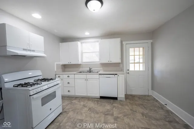 $1,450 | 411 South East Street, Lebanon, IN 46052