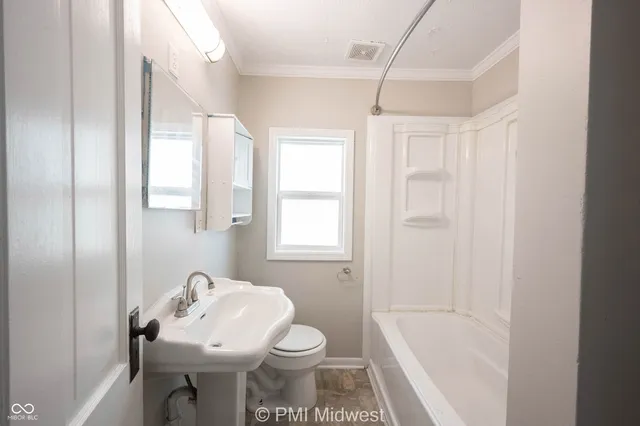 $1,450 | 411 South East Street, Lebanon, IN 46052