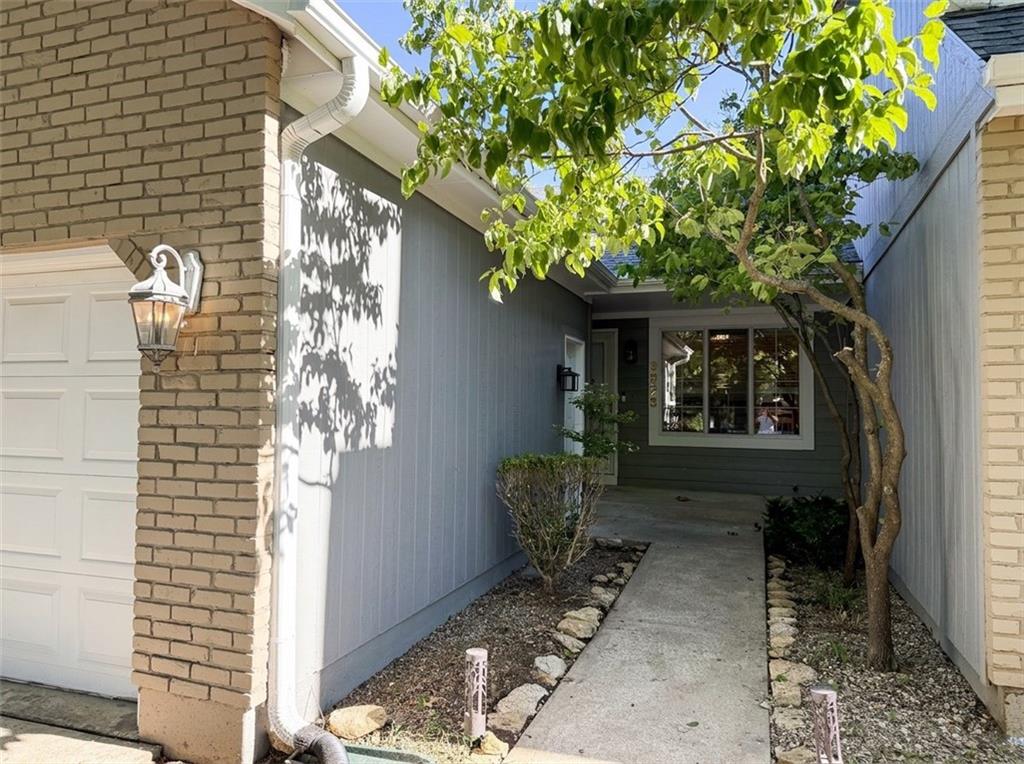 8323 West 120th Terrace Overland Park, KS 66213 - Photo 2 of 28