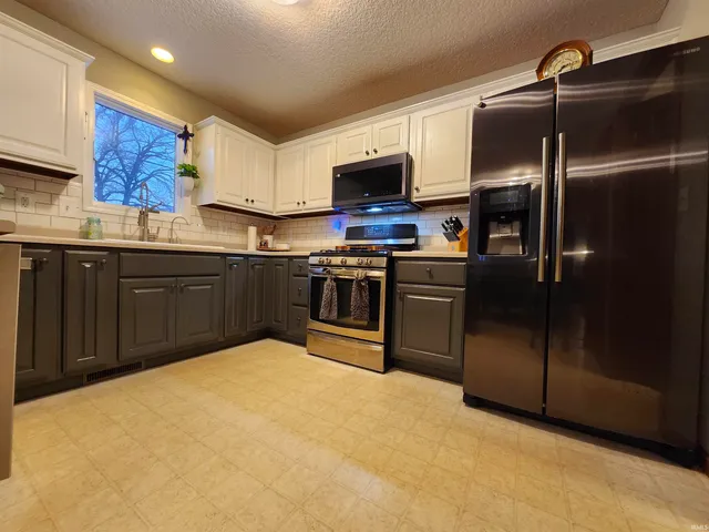 $269,900 | 250 West Allen Street, Markle, IN 46770