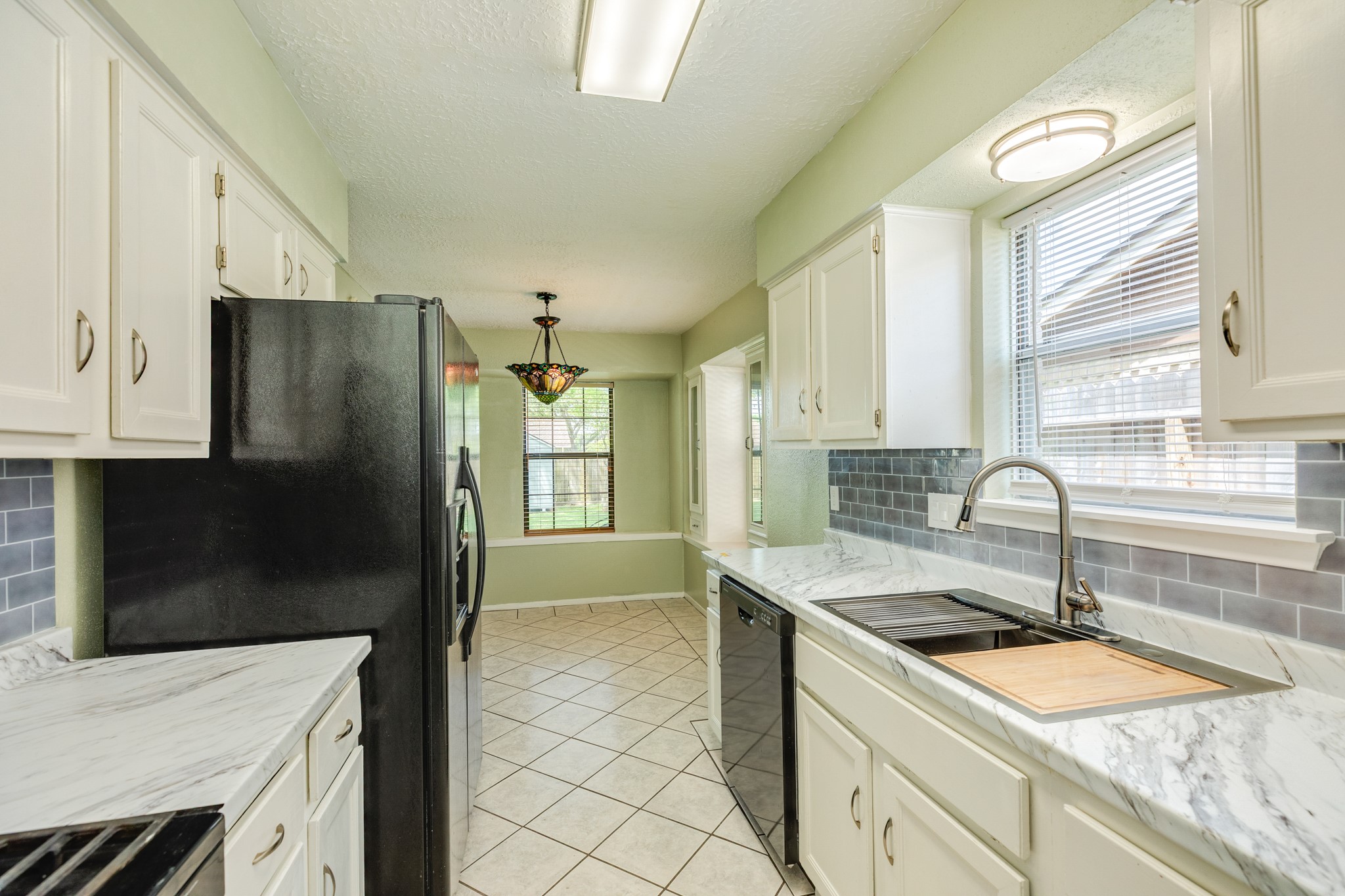 47 Wagon Ln Loop Angleton, TX 77515 - Photo 17 of 25