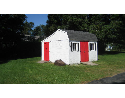 334 Maple Street Danvers, MA 01923 - Photo 8 of 11 Gallery Image 8