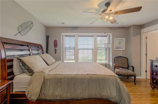 $375,000 | 2905 Gentry Park, Kansas City, MO 64116