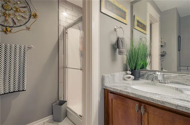 $375,000 | 2905 Gentry Park, Kansas City, MO 64116