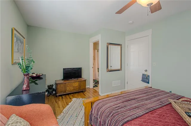 $375,000 | 2905 Gentry Park, Kansas City, MO 64116