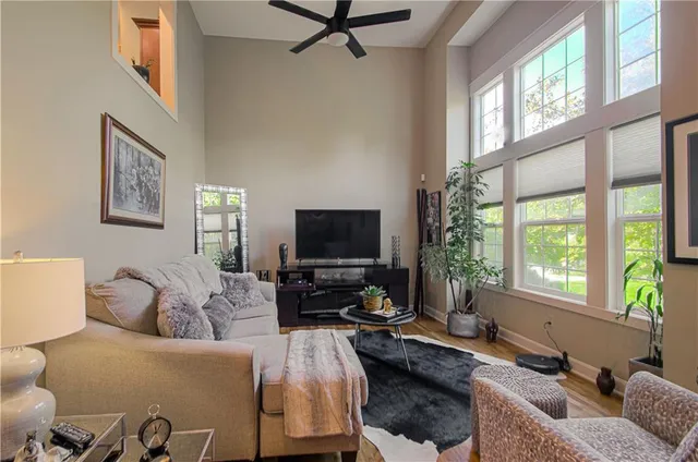 $375,000 | 2905 Gentry Park, Kansas City, MO 64116