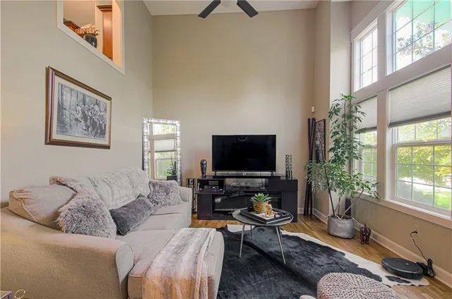 $375,000 | 2905 Gentry Park, Kansas City, MO 64116