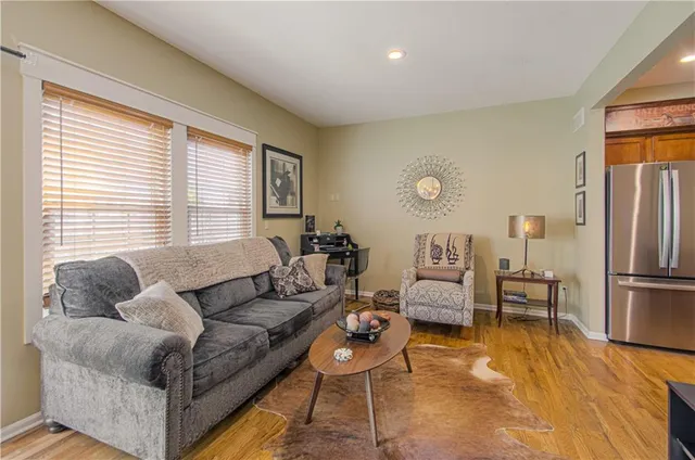 $375,000 | 2905 Gentry Park, Kansas City, MO 64116