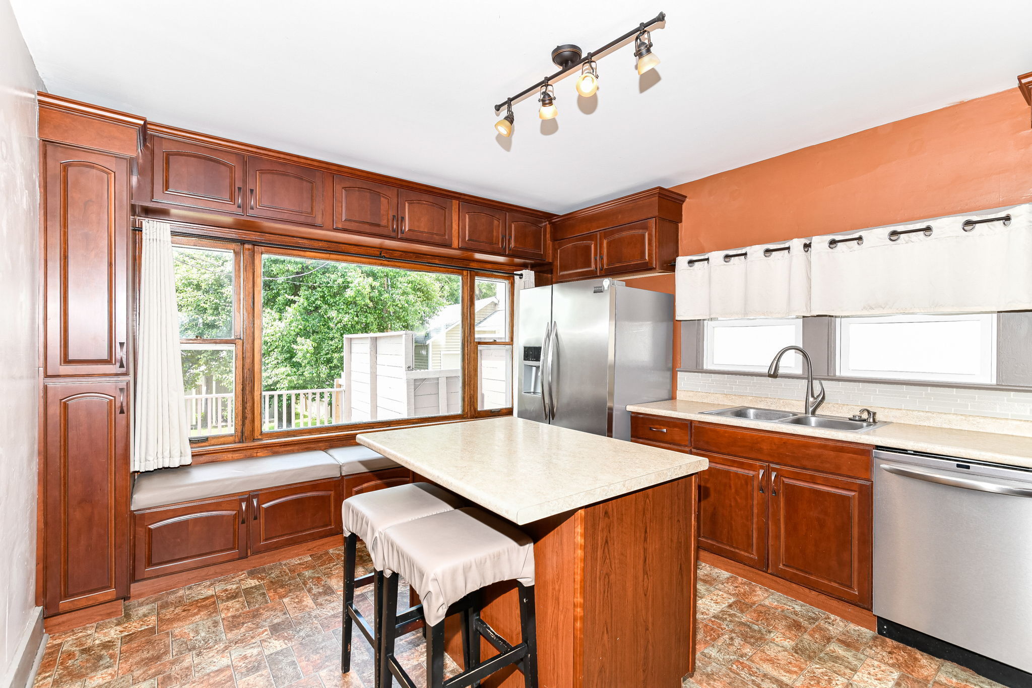 121 Main Street Pendleton, IN 46064 - Photo 12 of 30