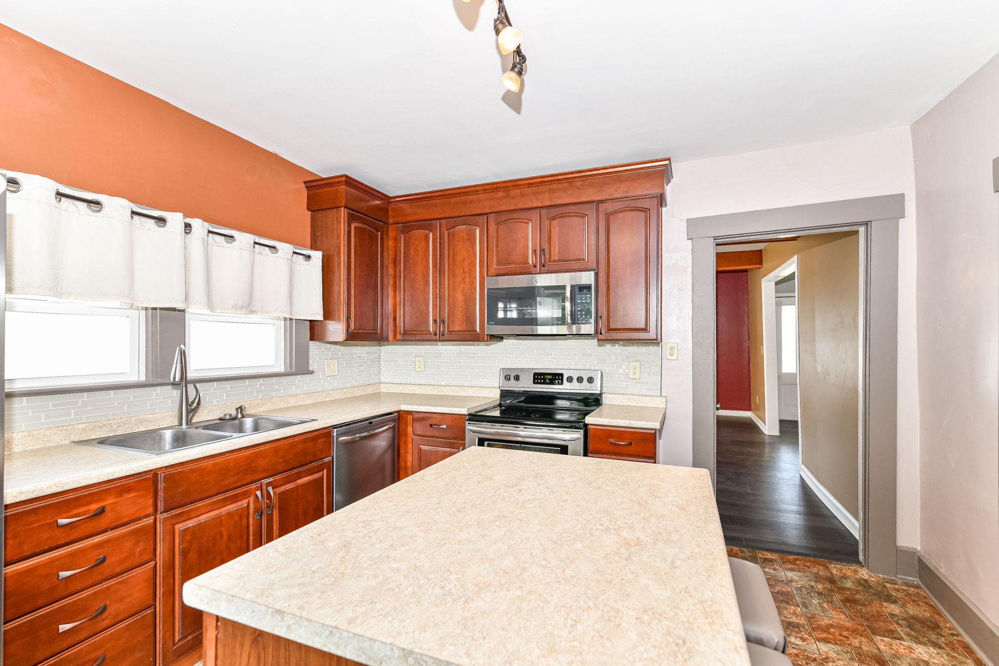 121 Main Street Pendleton, IN 46064 - Photo 14 of 30