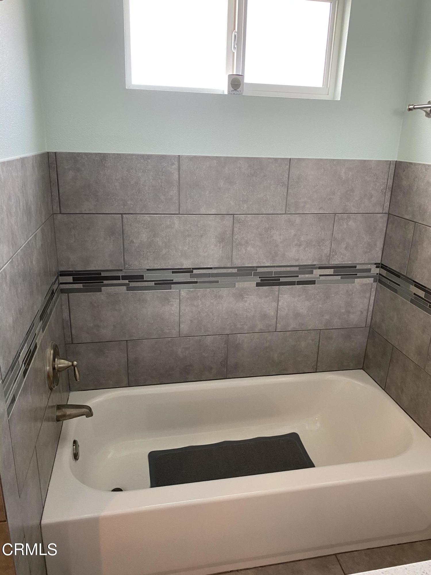 4147 Cochran Street Simi Valley, CA 93063 - Photo 20 of 58 Master Bath w Tub