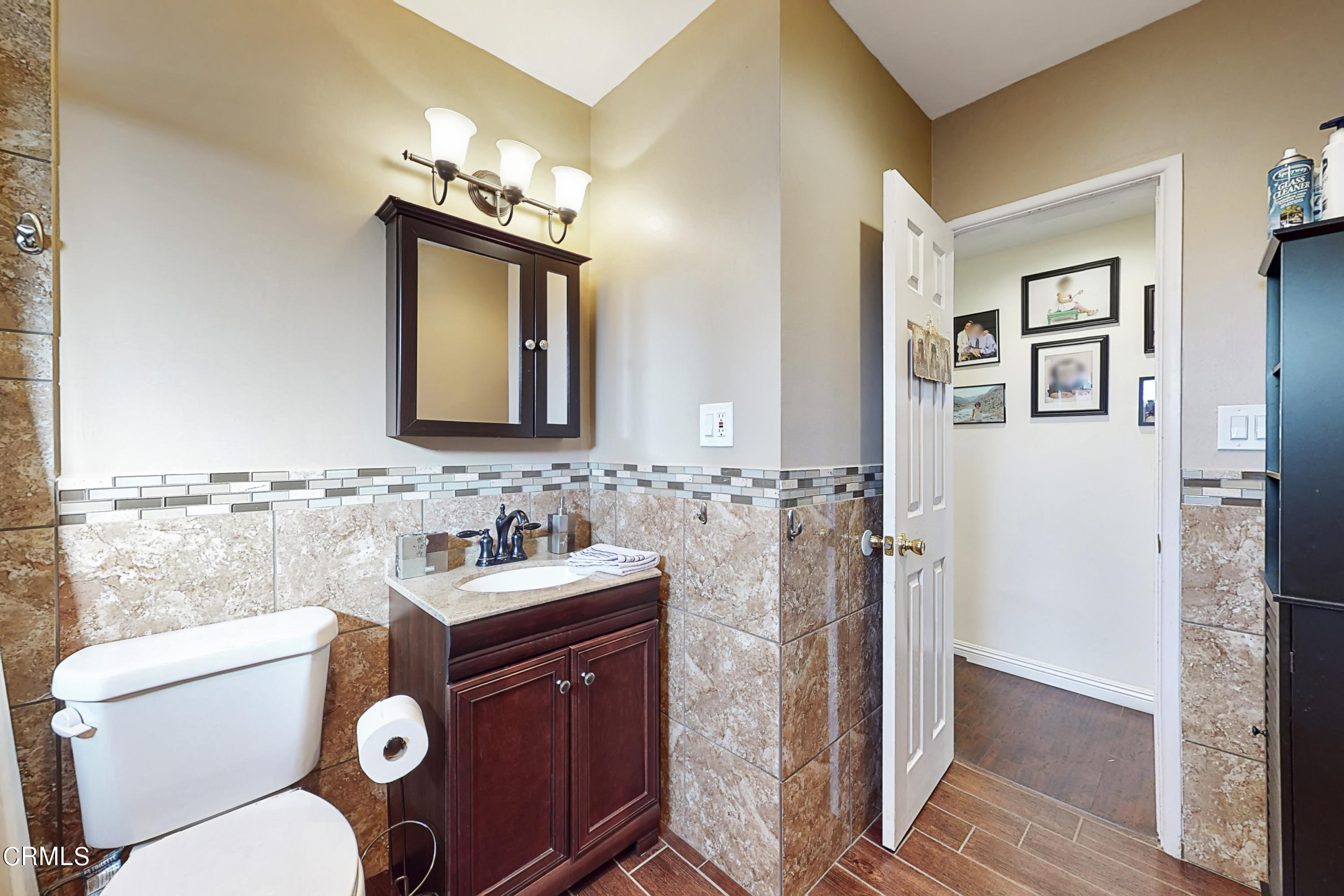 4147 Cochran Street Simi Valley, CA 93063 - Photo 28 of 58 Hallway Bath