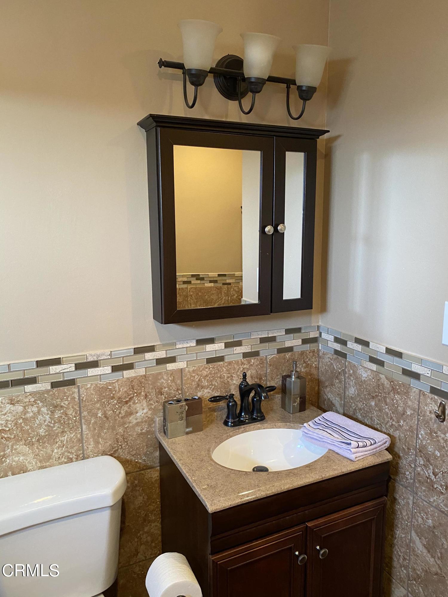 4147 Cochran Street Simi Valley, CA 93063 - Photo 31 of 58 Hallway Bath