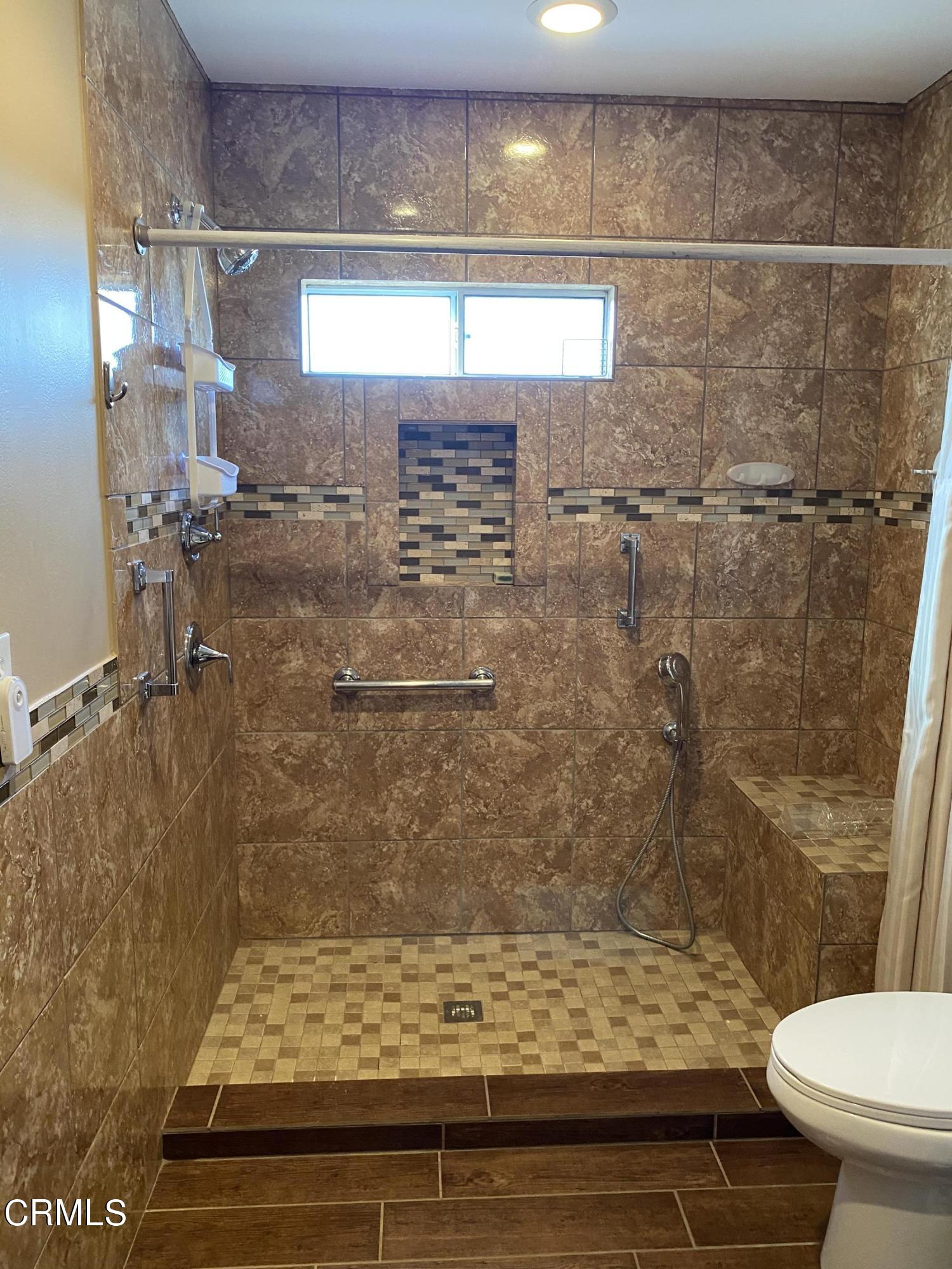 4147 Cochran Street Simi Valley, CA 93063 - Photo 32 of 58 Hallway Bath
