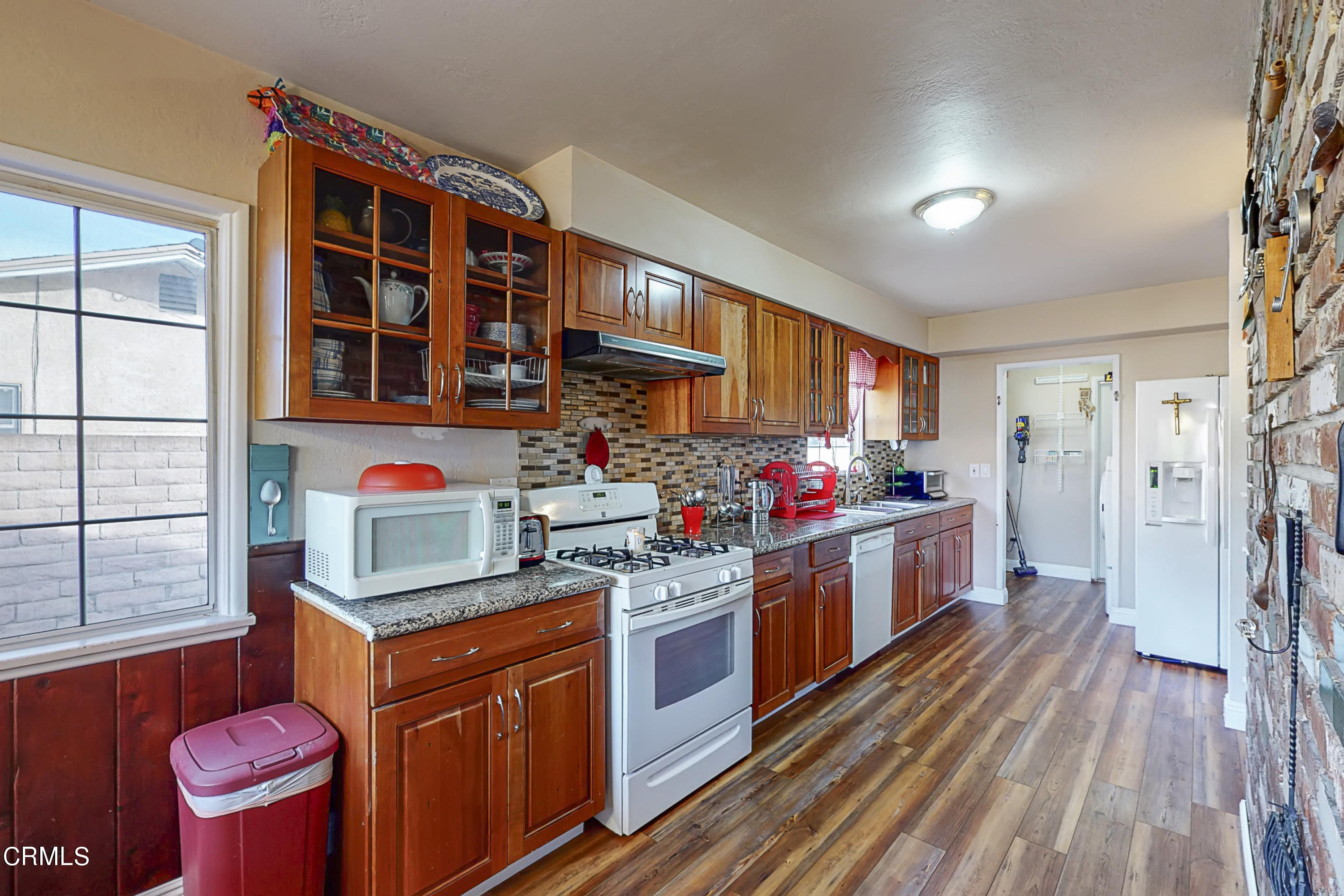 4147 Cochran Street Simi Valley, CA 93063 - Photo 10 of 58 Kitchen