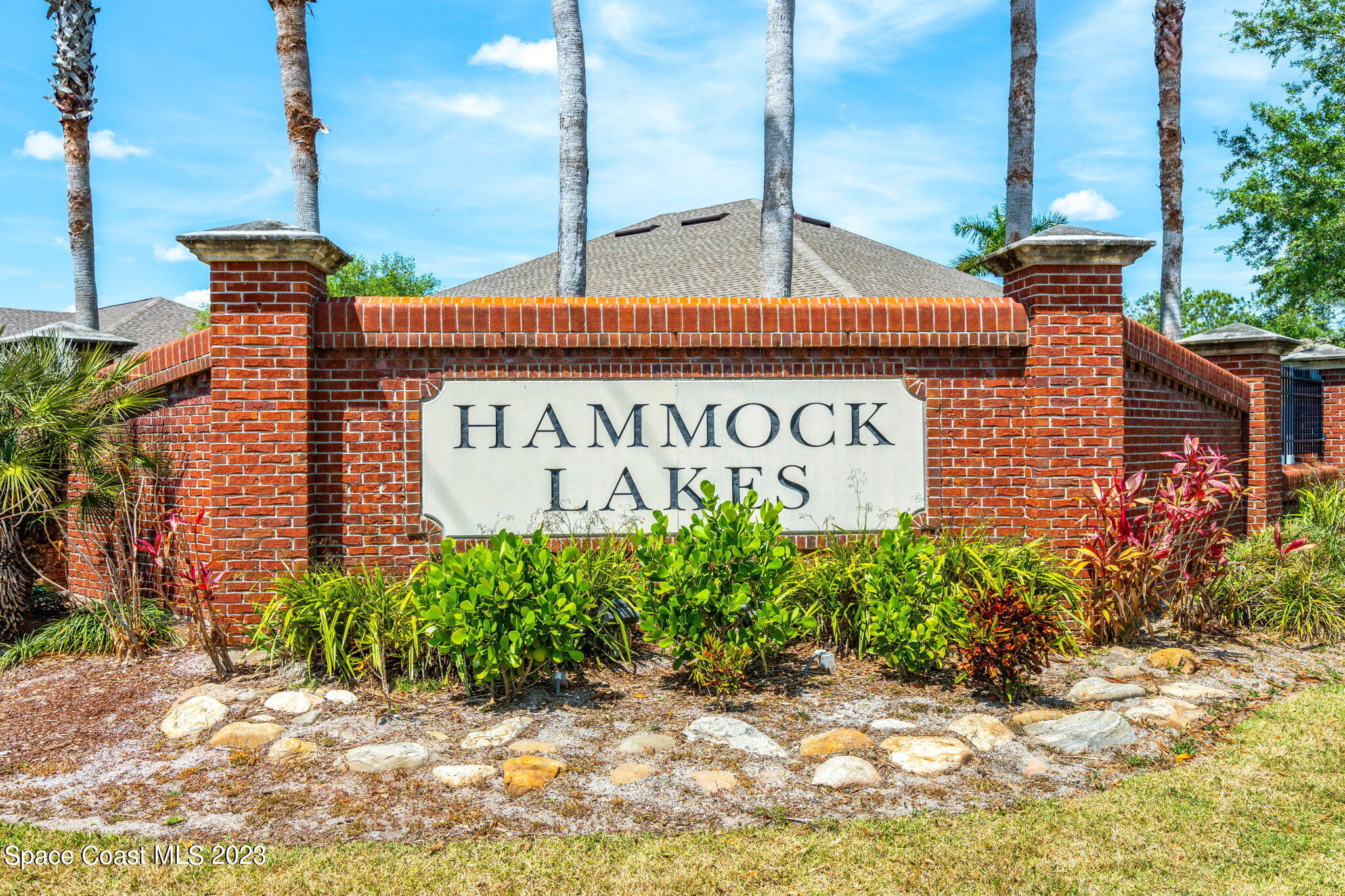 2463 Glasbern Circle Melbourne, FL 32904 - Photo 4 of 57 a sign on the side of a building