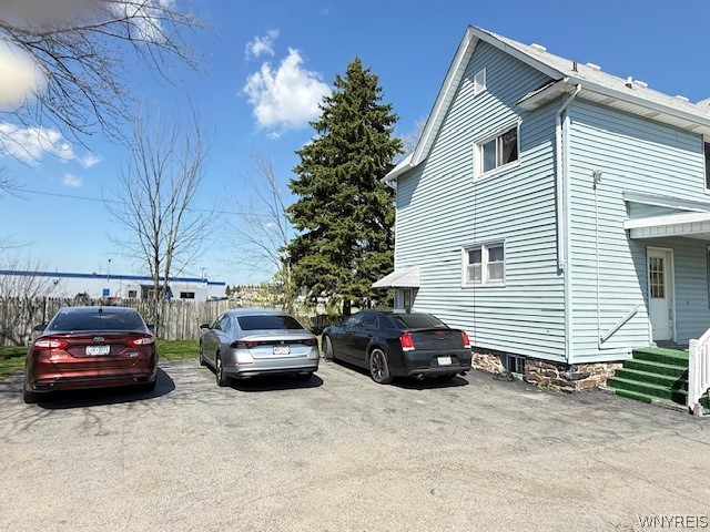 1816 Military Road, Unit 2 Tonawanda, NY 14217 - Photo 5 of 17 Comes with 3 parking spots