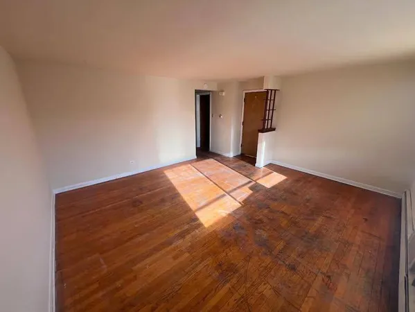 $1,050 | 3117 48th Court, Unit 3E, Cicero, IL 60804