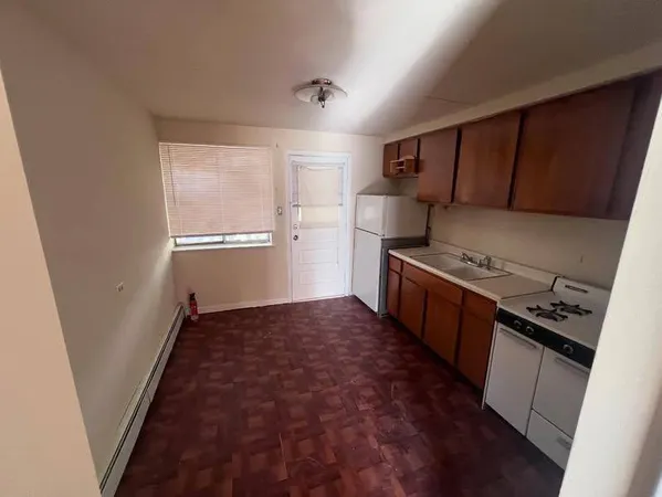 $1,050 | 3117 48th Court, Unit 3E, Cicero, IL 60804