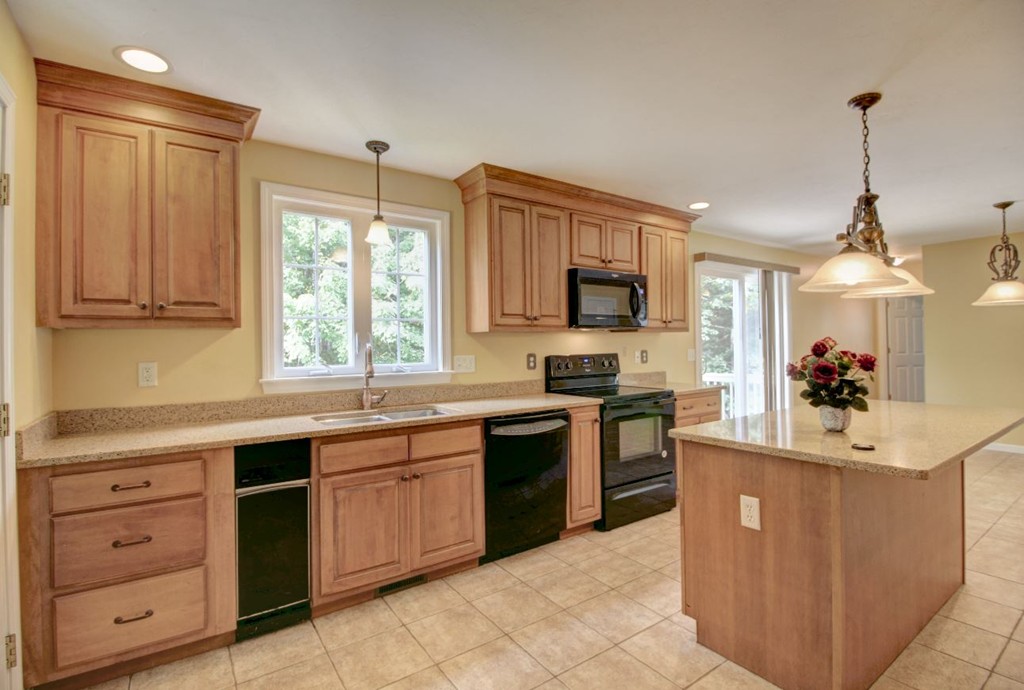 8 Amber Road Westminster, MA 01473 - Photo 6 of 29 Gallery Image 6
