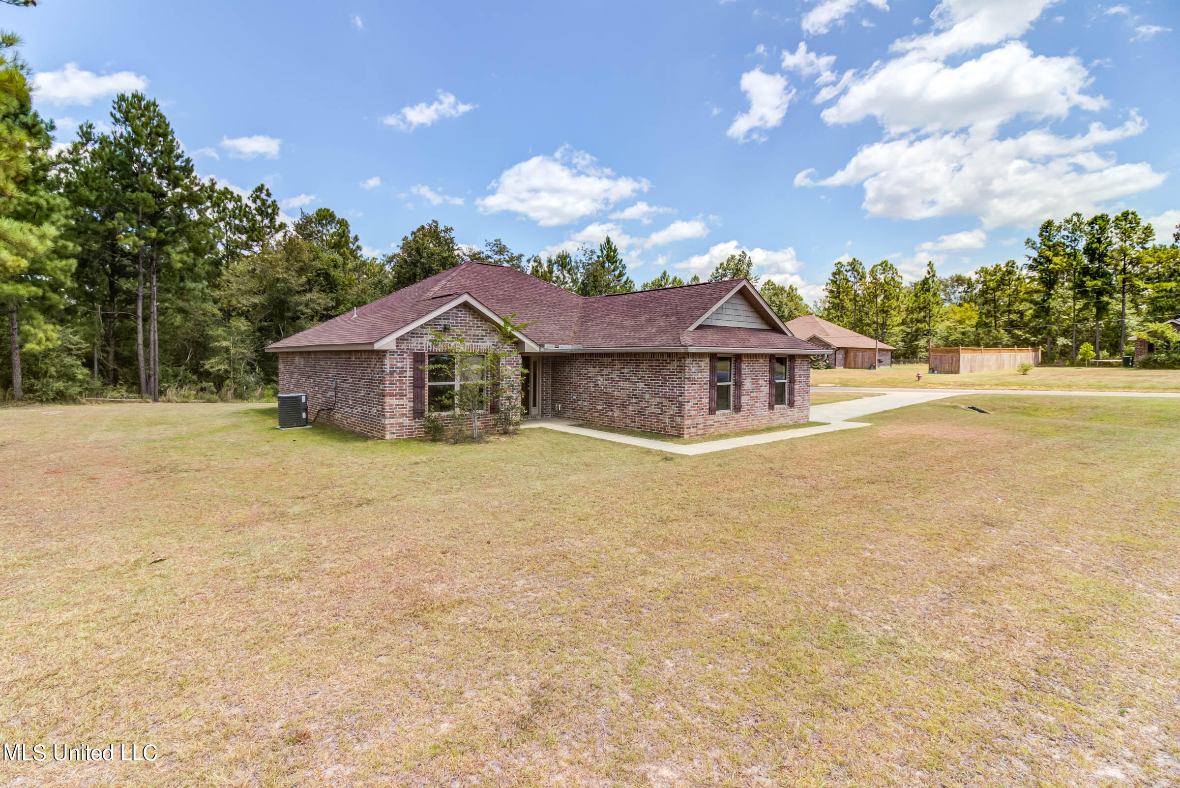 19619 Rudd Drive Saucier, MS 39574 - Photo 4 of 32 19619 Rudd Dr (5)