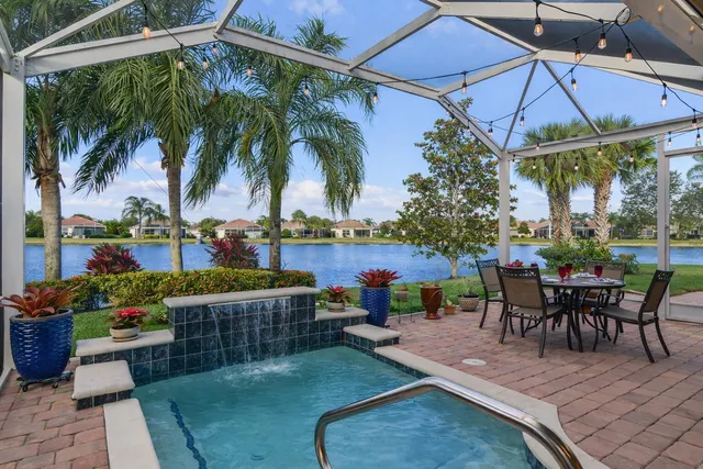$725,000 | 8595 Palermo Court, Naples, FL 34114