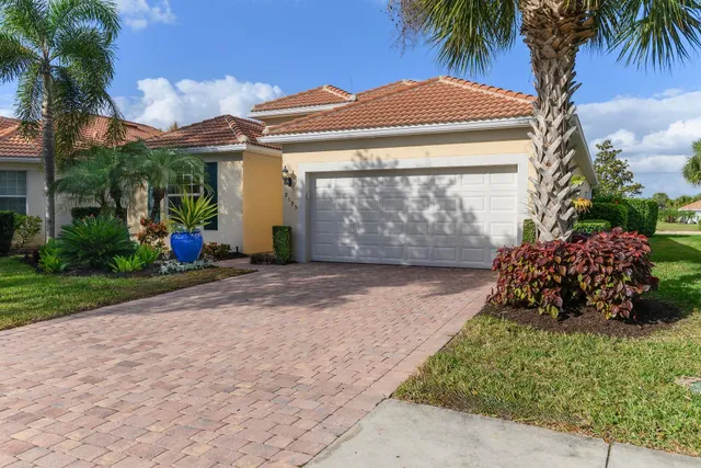 $725,000 | 8595 Palermo Court, Naples, FL 34114