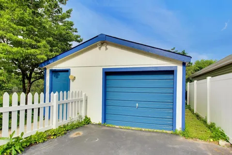 $310,000 | 301 North Schubert Street, Palatine, IL 60067