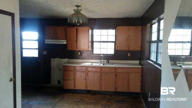 219 Cunningham Street Greenville, AL 36037 - Photo 5 of 6