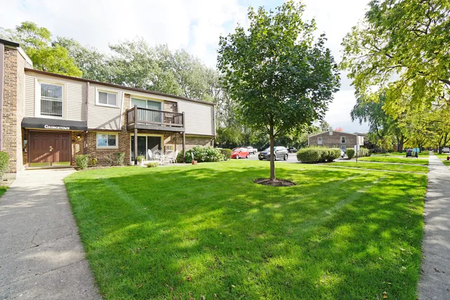 $1,700 | 337 North Carter Street, Unit 202, Palatine, IL 60067
