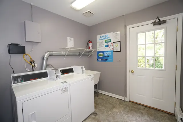 $1,700 | 337 North Carter Street, Unit 202, Palatine, IL 60067