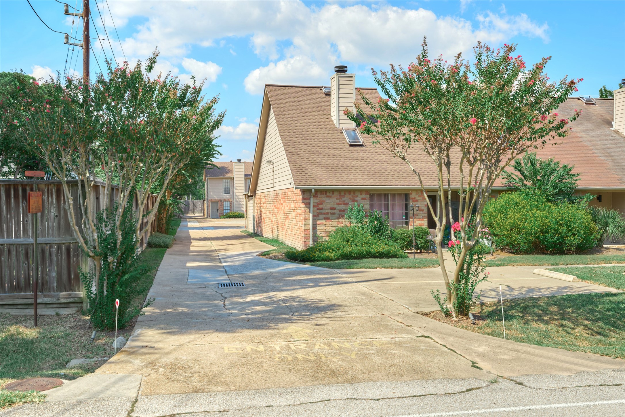 6700 Richardson Road, Unit 302 Houston, TX 77069 - Photo 5 of 33 Gallery Image 5