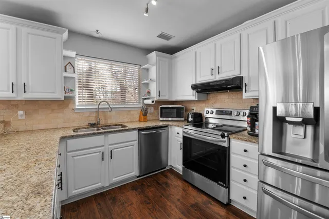 $365,000 | 14 South Penobscot Court, Simpsonville, SC 29681