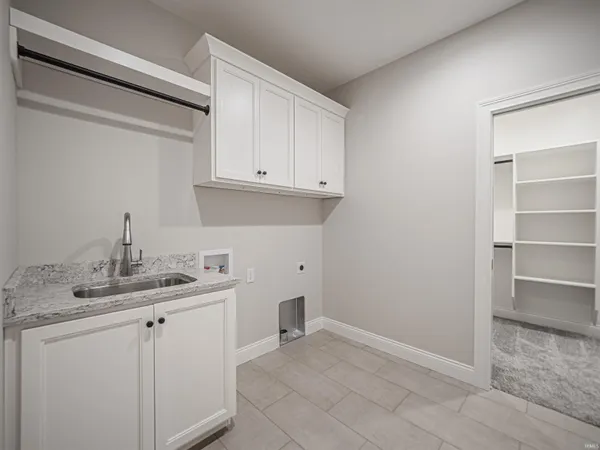 $1,085,000 | 4092 Cottonwood Drive, Boonville, IN 47601