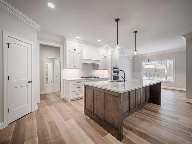 $1,085,000 | 4092 Cottonwood Drive, Boonville, IN 47601