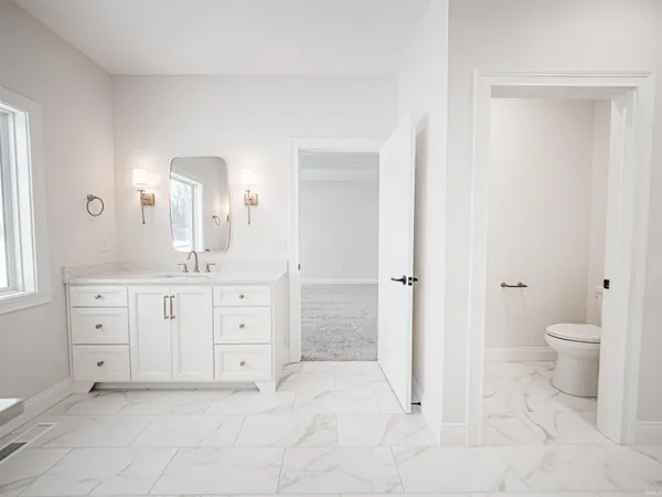 $1,085,000 | 4092 Cottonwood Drive, Boonville, IN 47601
