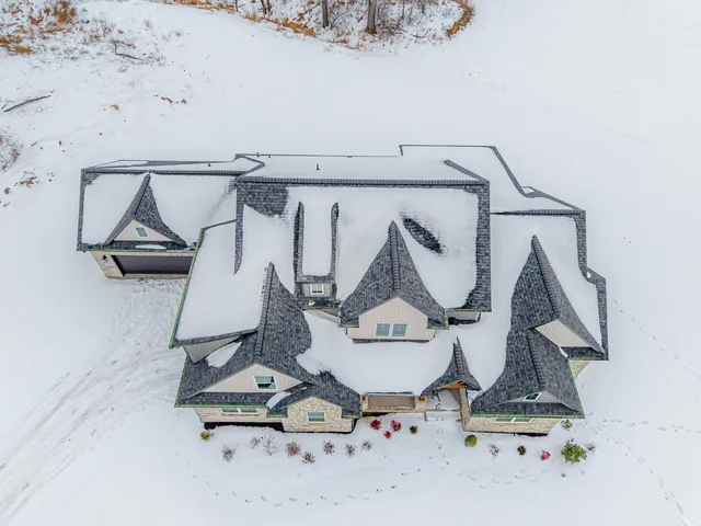 $1,085,000 | 4092 Cottonwood Drive, Boonville, IN 47601