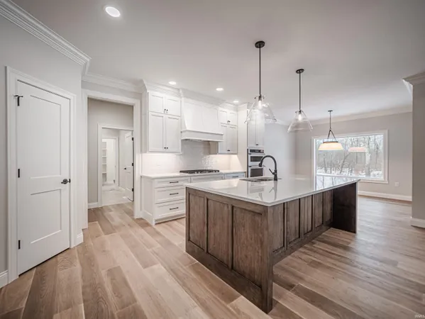 $1,085,000 | 4092 Cottonwood Drive, Boonville, IN 47601