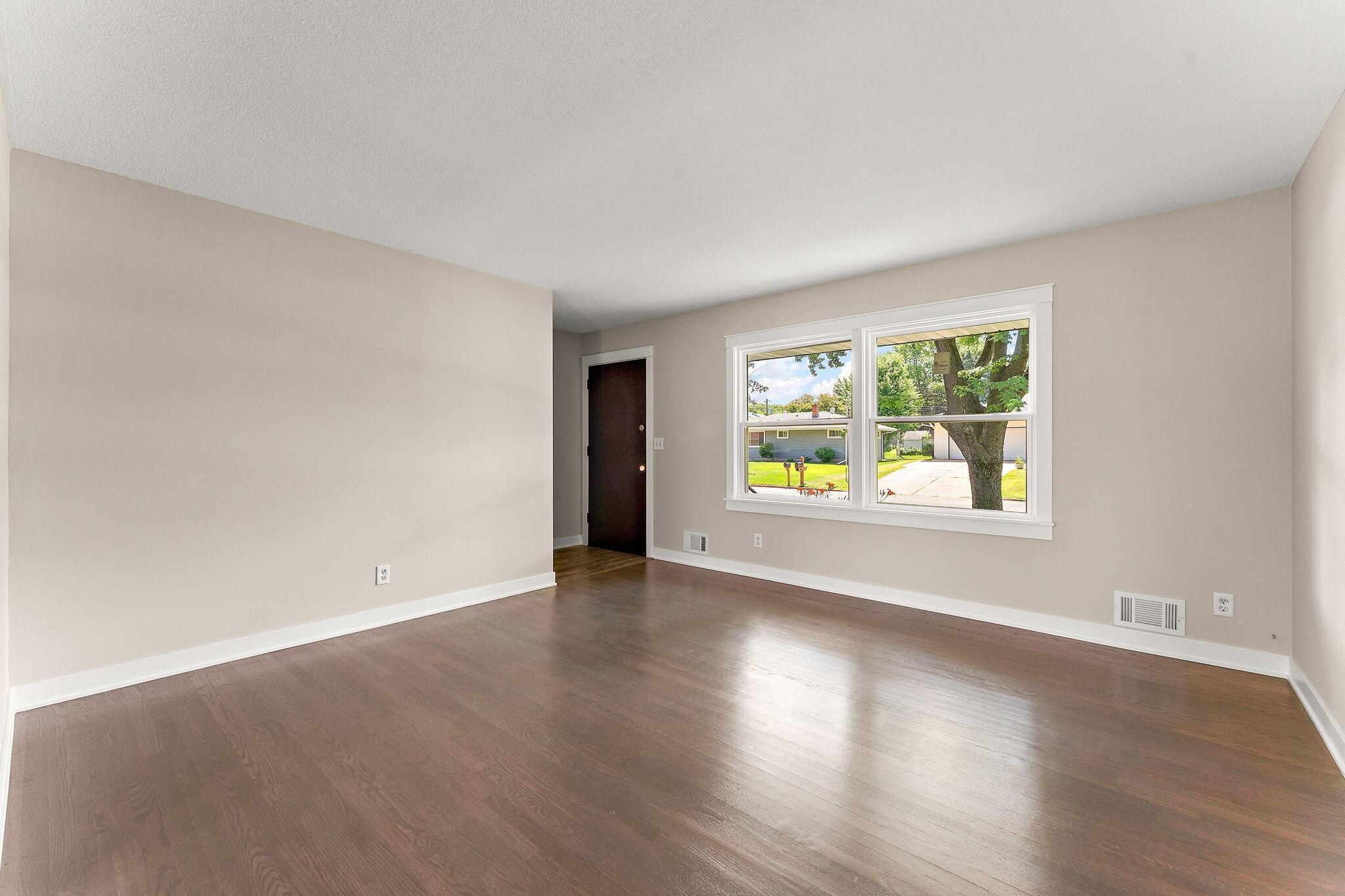 405 Judith Avenue Roseville, MN 55113 - Photo 16 of 33