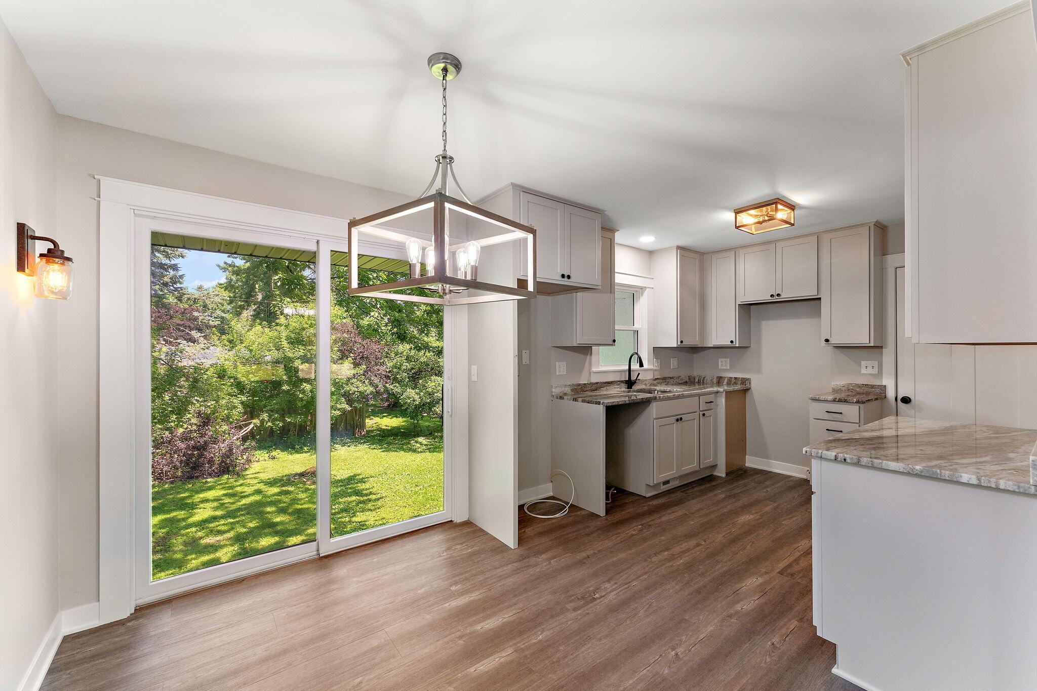 405 Judith Avenue Roseville, MN 55113 - Photo 17 of 33