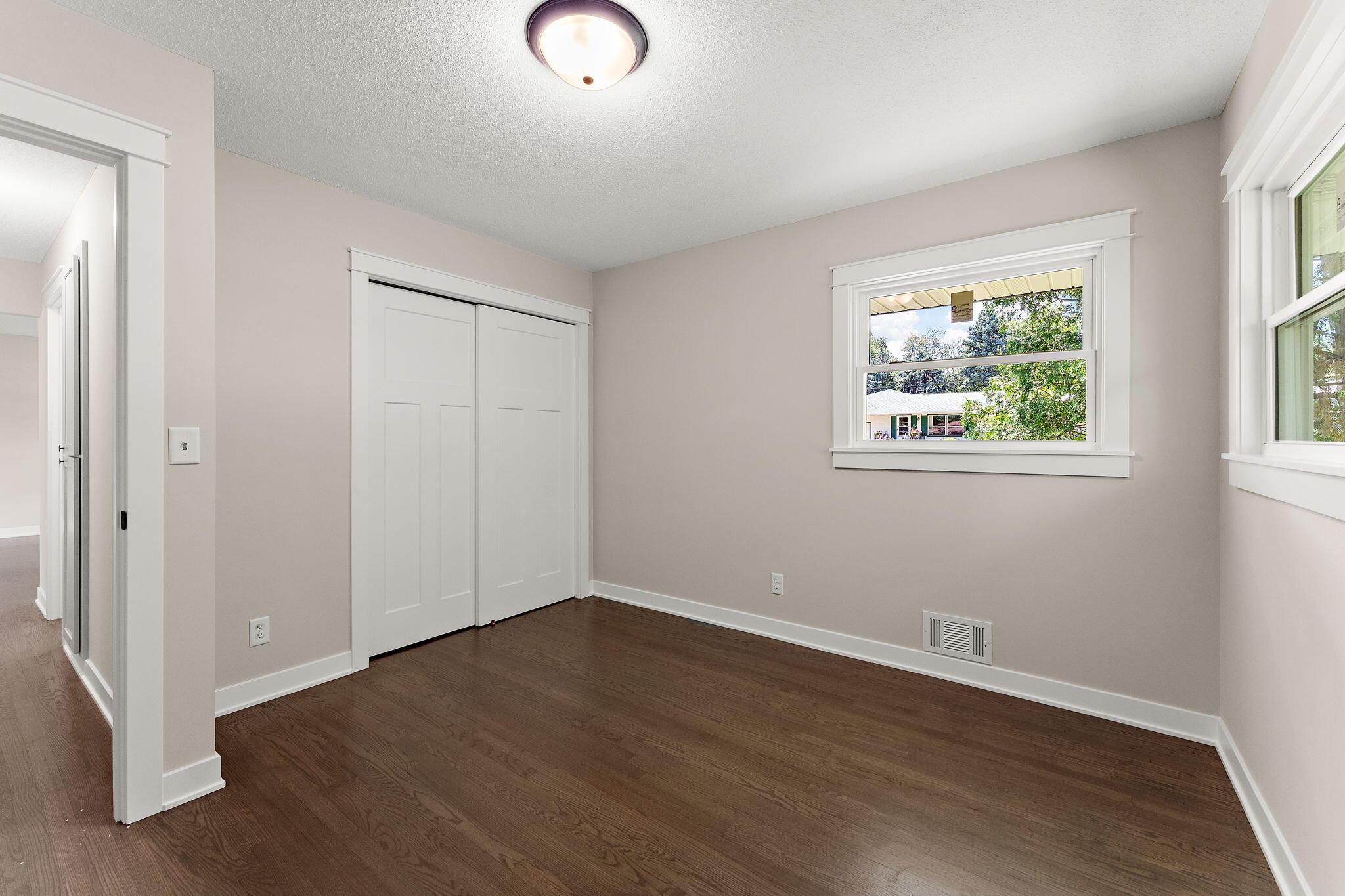 405 Judith Avenue Roseville, MN 55113 - Photo 19 of 33