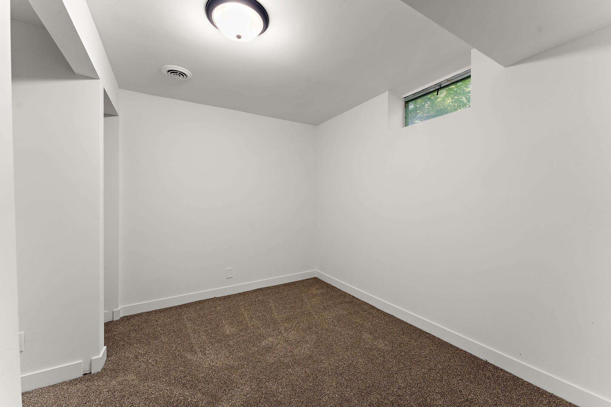 405 Judith Avenue Roseville, MN 55113 - Photo 24 of 33