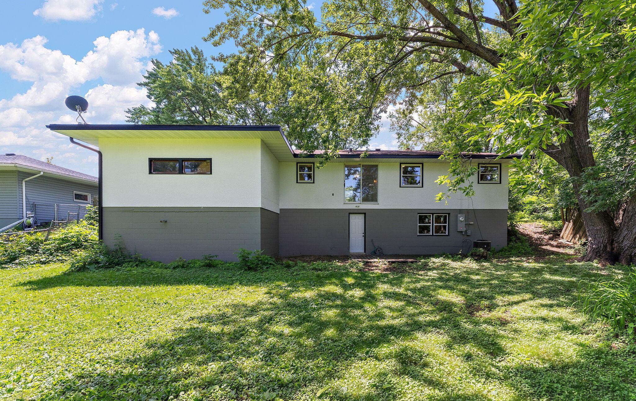 405 Judith Avenue Roseville, MN 55113 - Photo 4 of 33