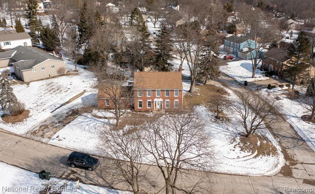 755 Lake Forest Road Rochester Hills, MI 48309 - Photo 2 of 66