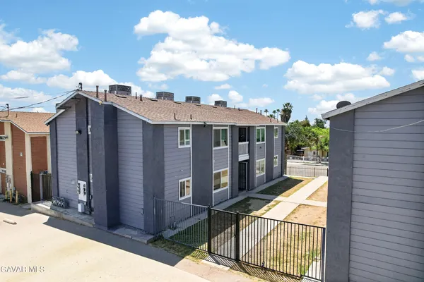 $640,000 | 1304 Flower Street, Unit AD, Bakersfield, CA 93305